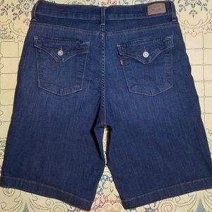 NWOT Levi's 512 Perfectly Slimming Shorts Sz 10